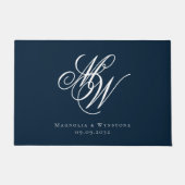 Navy Monogram Newlyweds Fußmatte (Vorderseite)