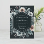 Navy Moody Bloom Hochzeit Einladung (Stehend Vorderseite)