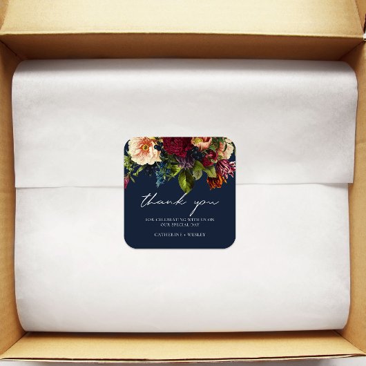 Navy Moody Floral Burgundy Wedding Quadratischer Aufkleber