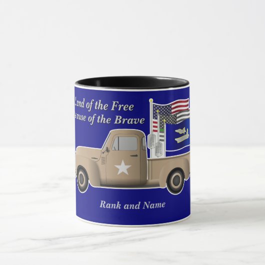 Navy Nutcracker mit wenig militärischem LKW Tasse (Zentrum)