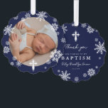 Navy Schneeflocken Foto Wintertaufe Vielen Dank Ornament Karte<br><div class="desc">Schöne Wintertaufe danke Ihnen Ornamente in Marineblau mit Schneeflocken,  einem weißen Kreuz und einem Foto Ihres Babys.</div>