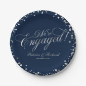 Navy Silver Wir sind Verlobte Engagement Party Pappteller (Vorderseite)