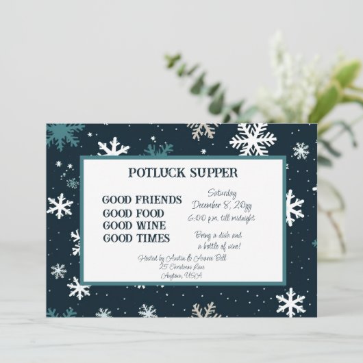 Navy Snowflake Weihnachts POT LUCK Supper Einladung (Stehend Vorderseite)