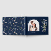 Navy Spring Wildblume Meadow Wedding Foto Gästebuch (Voll)