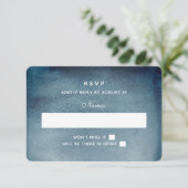 Navy uAwg. Moderne Hochzeit in Aquarell. Winter RSVP Karte (Stehend Vorderseite)