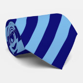 Navy und Light Blue Stripes Krawatte (Gerollt)