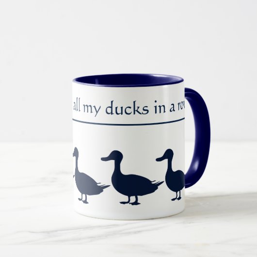 Navy und White Ducks in einer Row-Tasse Tasse (VorderseiteRechts)
