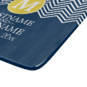 Navy und White Zickzack Pattern Custom Monogram Schneidebrett (Ecke)
