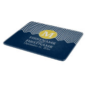 Navy und White Zickzack Pattern Custom Monogram Schneidebrett (Ecke)