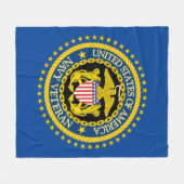 Navy Veteran Trucker Hat Fleecedecke (Vorderseite (Horizontal))