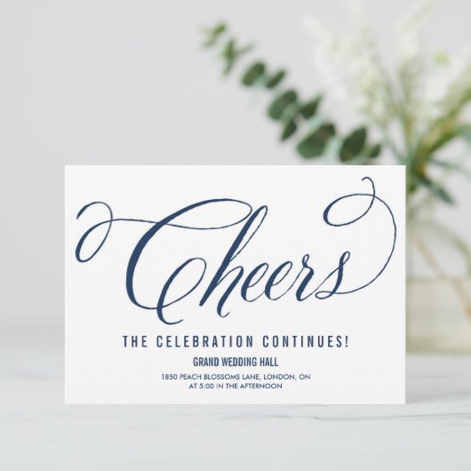 Navy & White Mr. & Mrs. Elegant Script Empfang Begleitkarte (Stehend Vorderseite)