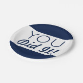 Navy & White Sie haben es getan Abschluss Pappteller (Schrägansicht)
