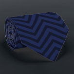 Navy Zickzack Zig Zag Muster Krawatte<br><div class="desc">Jede Krawatte,  die nicht vorn und hinten gedruckt wird,  kann von Ihnen so angepasst werden,  dass der Druck auch auf der Rückseite vorhanden ist. Klicken Sie einfach auf mehr anpassen und wählen Sie alles aus und kopieren Sie dann die Rückseite und fügen Sie die Farbe ein.</div>
