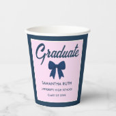 Navyblaue Gingham-Schleifen-Abschlussfeier-Papierb Pappbecher (Vorderseite)