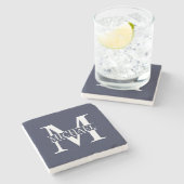 Navyblaue personalisierte Monogramm und Name Steinuntersetzer (Seitenansicht)