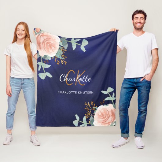 Navyblaue rosa florale Grünmonogramm Name Fleecedecke (Beispiel)