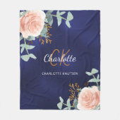 Navyblaue rosa florale Grünmonogramm Name Fleecedecke (Vorderseite)
