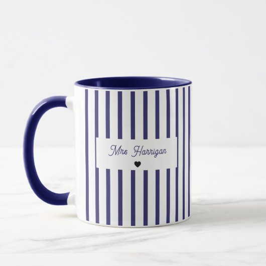 Navyblaue Streifen-Monogramm Tasse (Links)