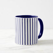 Navyblaue Streifen-Monogramm Tasse (VorderseiteRechts)