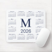 Navyblaues Monogramm 2026-Kalender auf Weiß Mousepad (Mit Mouse)