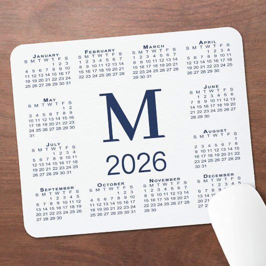 Navyblaues Monogramm 2026-Kalender auf Weiß Mousepad