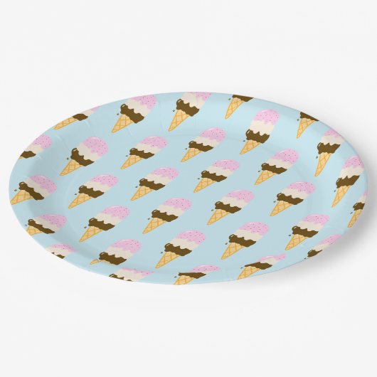 Neapolitan Ice Creme Cone Muster Pappteller (Schrägansicht)