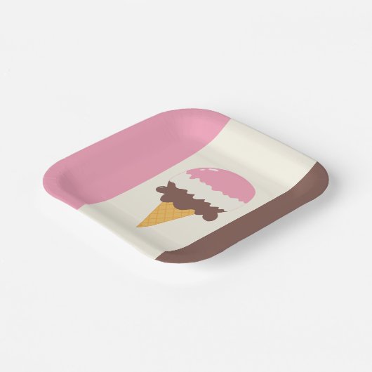 Neapolitan Ice Creme Cone Pappteller (Gewinkelt)