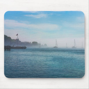 Nebel am Hafen von Mackinac Mousepad