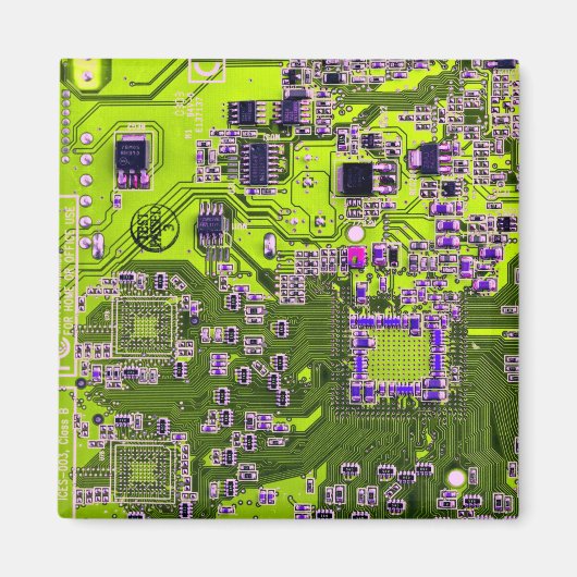 Nebel an der Netzplatine des Computergeek Magnet (Vorne)