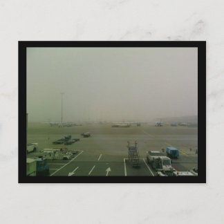 Nebel an Flughafen Amsterdams Schiphol Postkarte