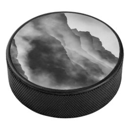 Nebel auf den Felsen Eishockey Puck