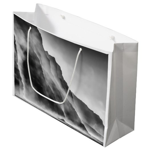 Nebel auf den Felsen Große Geschenktüte (Vorderseite Schrägansicht)