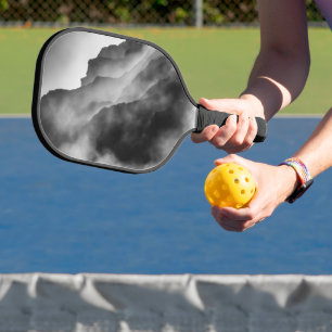 Nebel auf den Felsen Pickleball Schläger