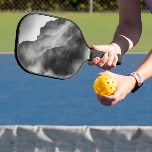 Nebel auf den Felsen Pickleball Schläger (InSitu)