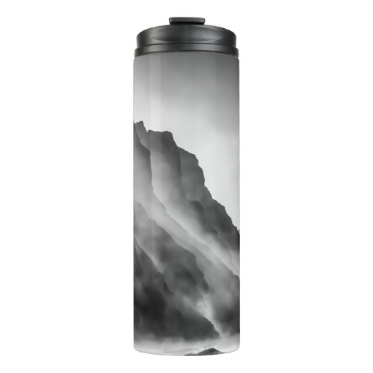 Nebel auf den Felsen Thermosbecher (Vorderseite)