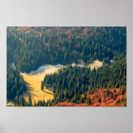 Nebel auf einem einsamen Herbstfeld Poster