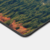 Nebel auf einem einsamen Herbstfeld Schreibtischunterlage (Ecke)