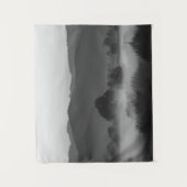 Nebel durch das Tal in Schwarz-Weiß Wandteppich (Vorderseite)