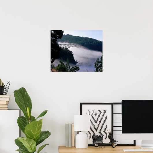 Nebel treiben unter der Deception-Passbrücke an Poster (Heimbüro)