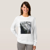 Nebel und Schnee in British Columbia T-Shirt (Vorne ganz)