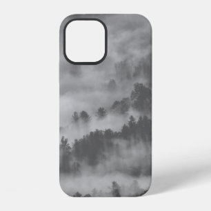 NEBEL VERSCHLINGT EINEN WALD iPhone 12 HÜLLE