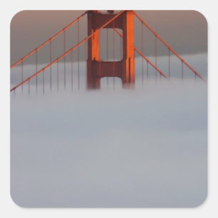 Nebel zieht durch die Bucht von San Francisco und  Quadratischer Aufkleber