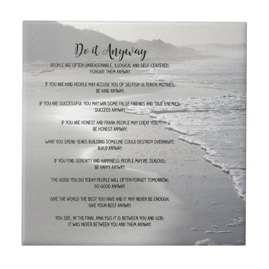 Nebelhafter Ozean-Strand tun es irgendwie Fliese (Vorderseite)