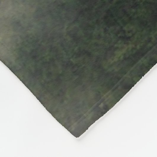 Nebelhafter Wald in den Bergen Fleecedecke (Ecke)