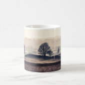 Nebelige Feld-Landschaft Kaffeetasse (Mittel)