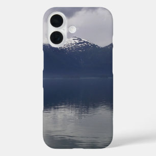 Nebeliger Alaskischer Ozean in Blautönen iPhone 16 Hülle