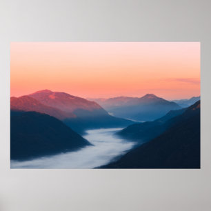 Nebeliger Fluss Soča bei Sonnenaufgang Poster