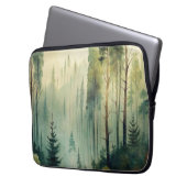 Nebeliger Immergrüner Wald Laptopschutzhülle (Vorderseite Links)