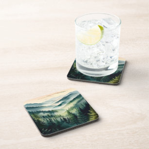 Nebeliger Morgen Kiefern im Gebirge Getränkeuntersetzer