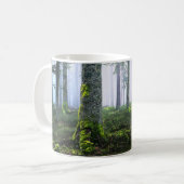 Nebeliger Wald bei Morgendämmerung Foto Kaffeetasse (Vorderseite Links)